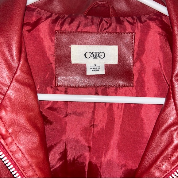 Red Jacket - Picture 2 of 6